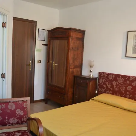 La Piccola Reggia Di Vallo *